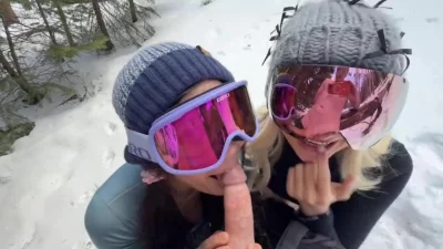 美丽冻人的姐妹花在冰天雪地来场双飞！零下20度的鸡巴跟冰棍一样塞进小
